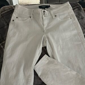 Torrid White Denim Skinny 12S (short)